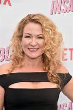 Sarah Colonna Biography, Age, Height, Husband, Net Worth, Family ·