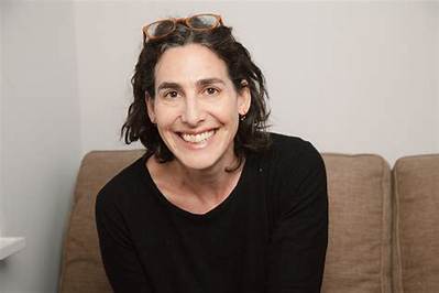 Sarah Koenig Serial Podcast, Bio, Wiki, Age, Height, Husband, Salary, and Net Worth