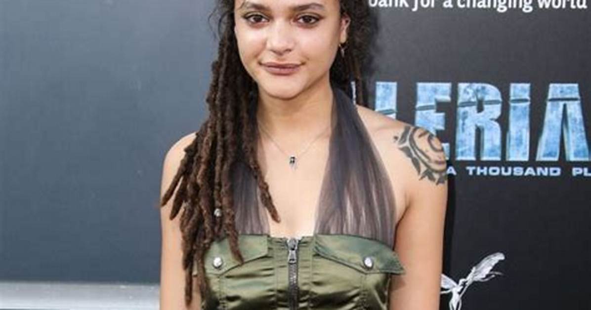 Sasha Lane Dating, Boyfriend, Married, Net Worth, Bio, Height, Parents