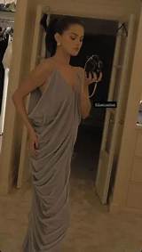 Selena Gomez Boob's: a Comprehensive Look at the Icon's Body Confidence and Style