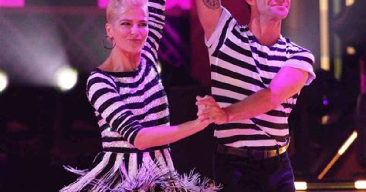 Selma Blair Says ‘Dwts’ Experience Is ‘Glorious’ After Performance Leaves Bff Sarah Michelle Gellar in Tears