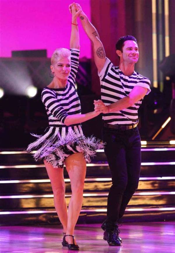 Selma Blair Says ‘Dwts’ Experience Is ‘Glorious’ After Performance Leaves Bff Sarah Michelle Gellar in Tears