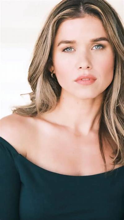 Senia Marie Age, Height, Wiki, Bio, Instagram, Boyfriend, Net Worth