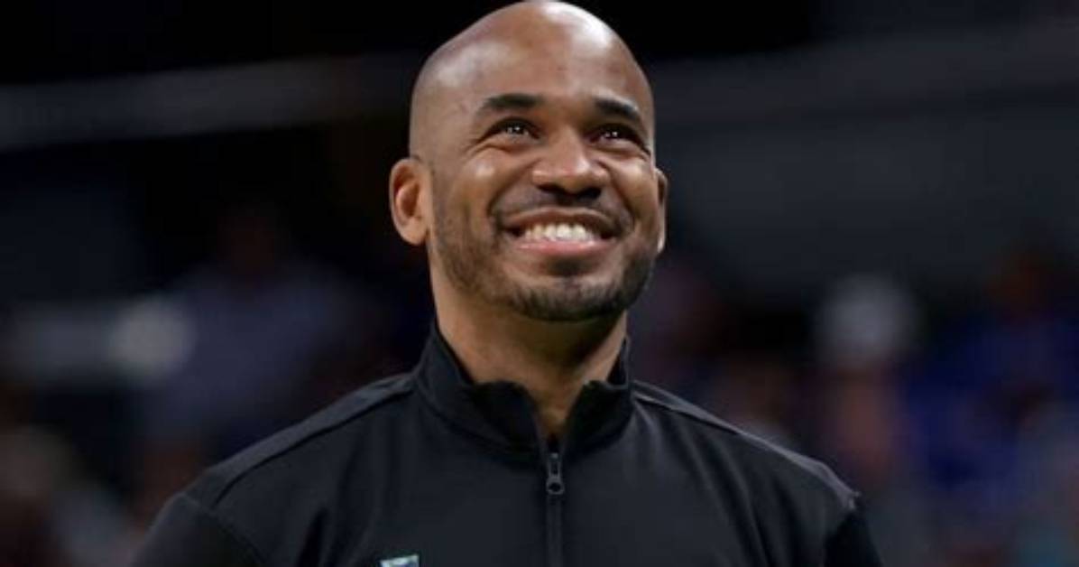Shaheen Holloway Base Salary Is More Than 300 Thousand Coach