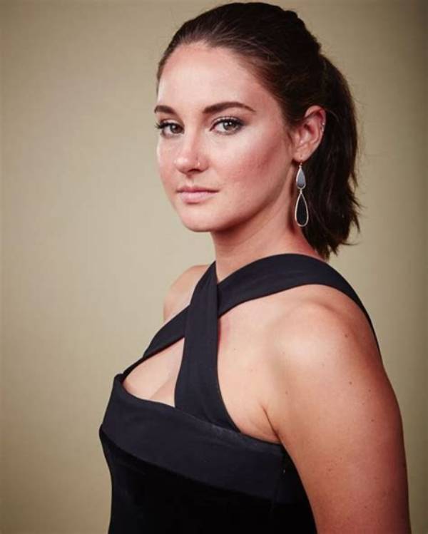 Shailene Woodley's Pregnancy Journey: a Timeline and Updates
