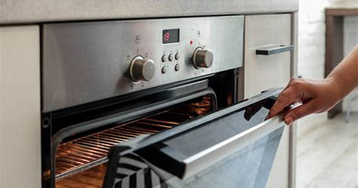 Should Oven Door Be Open When Broiling?