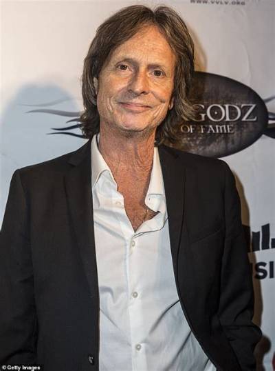 Singer Brett Tuggle Died from an Illness, Twitter Filled with Rip Tributes