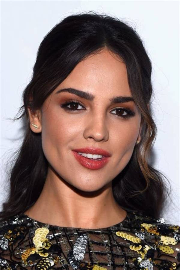 Single Actresses 2024: Rising Stars, Inspiring Journeys, and Their Impact on Hollywood