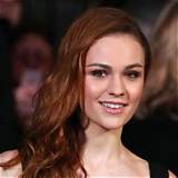 Sophie Skelton Movies, Bio, Wiki, Age, Dating, Red Hair, Outlander, and Net Worth