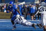 Star Utah State Edge Rusher Byron Vaughns Enters Transfer Portal