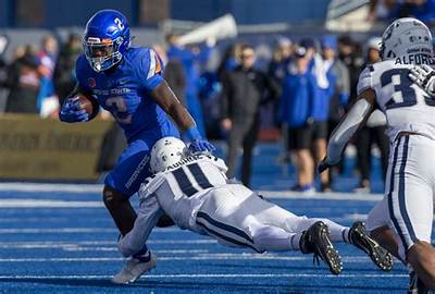 Star Utah State Edge Rusher Byron Vaughns Enters Transfer Portal