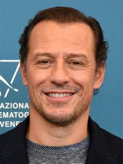 Stefano Accorsi – Biography, Facts & Life Story