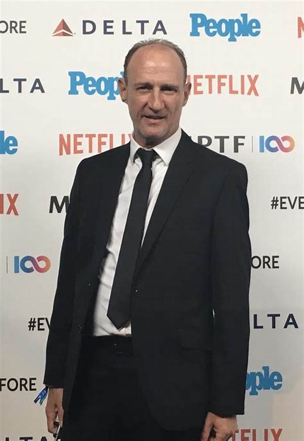 Stuart Bowman (Actor) Biography, Age, Net Worth, Movies, Interview