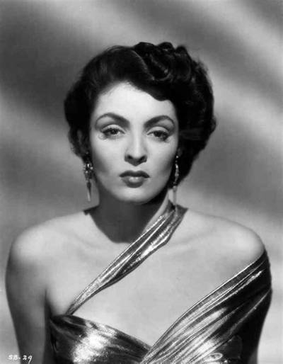 Suzan Ball Net Worth
