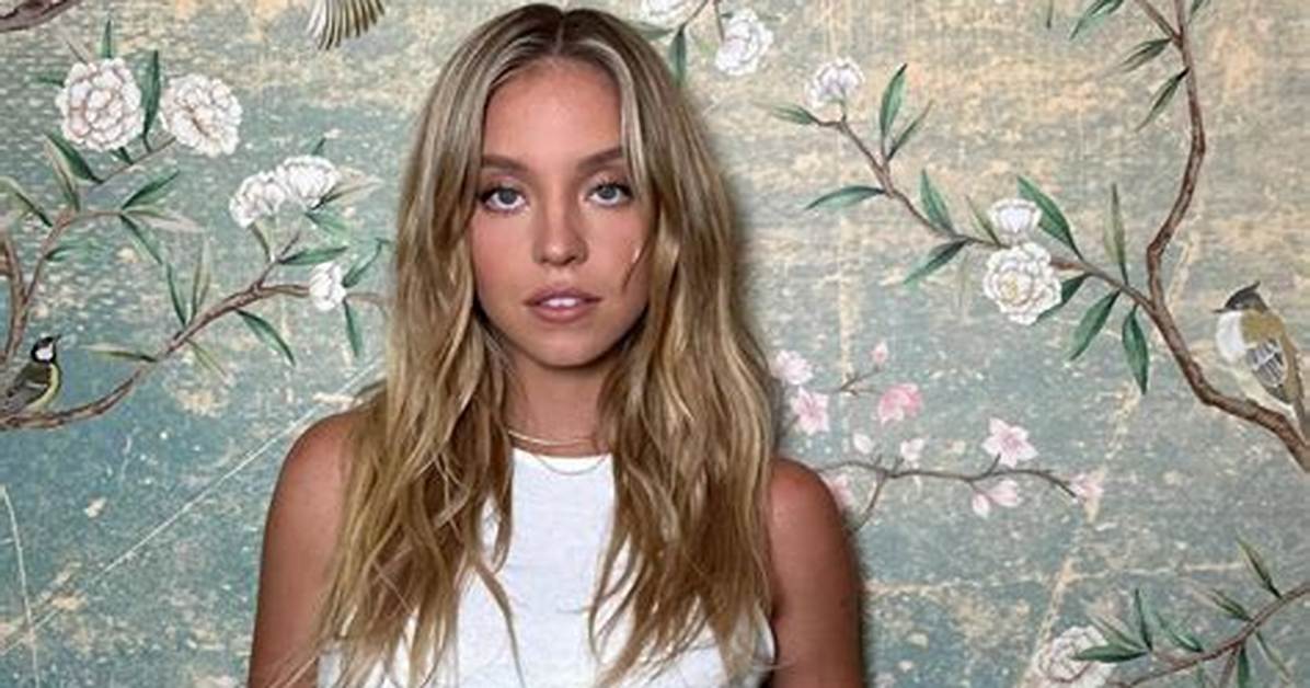 Sydney Sweeney's Smoking Habit: a Visual Guide
