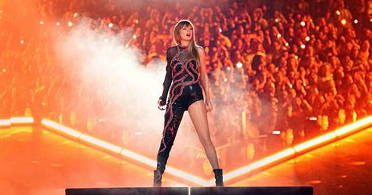 Taylor Swift Wears 50 000 Outfit to Support Travis Kelce at Super