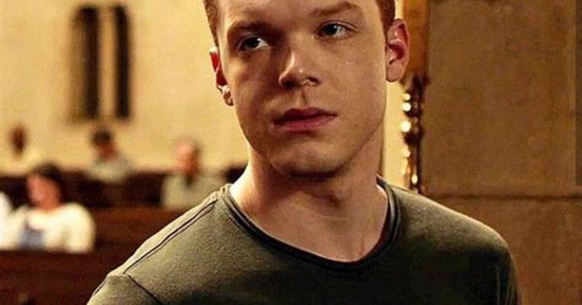 The Actor Who Embodies Ian Gallagher in "Shameless": Uncovering the Star Behind the Role