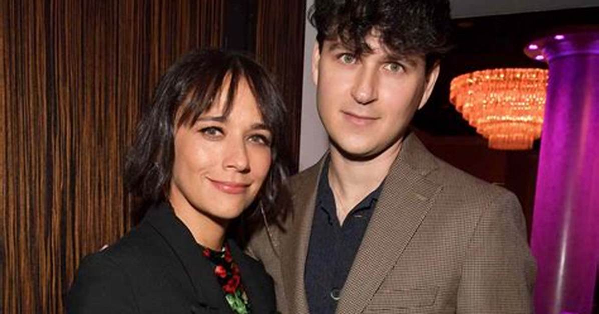 The Love Life of Ezra Koenig: a Comprehensive Guide to His Relationships