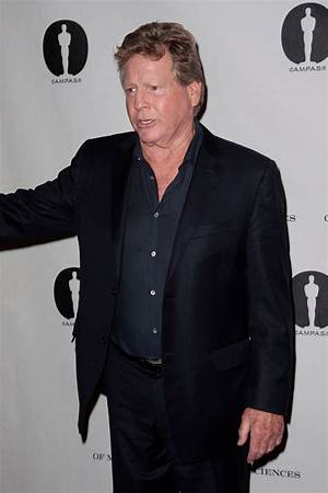 The Notorious Actor Ryan O'neal: a History of Controversy and Acclaim