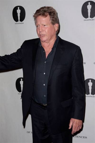The Notorious Actor Ryan O'neal: a History of Controversy and Acclaim