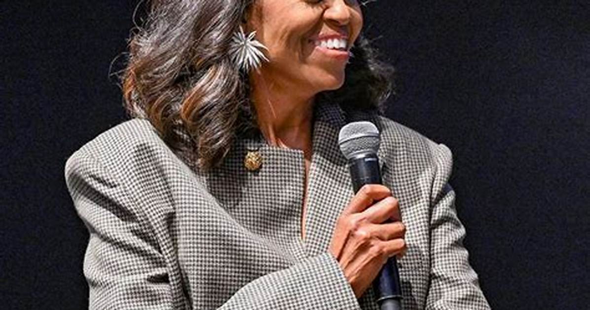 The Ultimate Collection of Michelle Obama's Stunning Pregnancy Photos