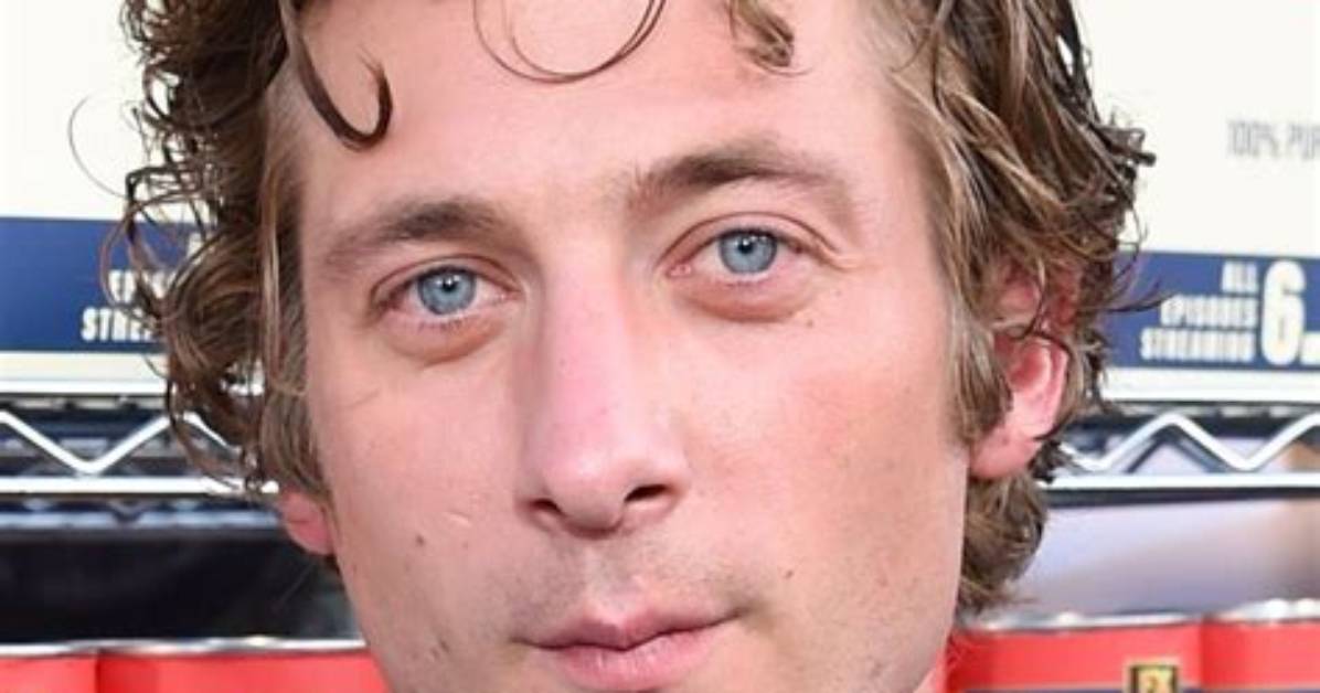 The Ultimate Guide to Jeremy Allen White's Height: Measurements and More