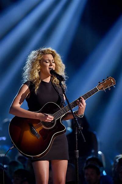 Tori Kelly Height