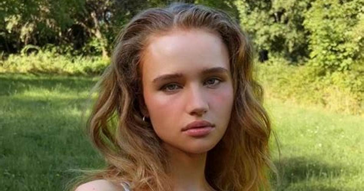 Uncover Julia Gisella's Intriguing Age