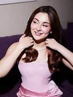 Unveiling Hania Amir's Enchanting Body Shape: a Guide to Her Curves