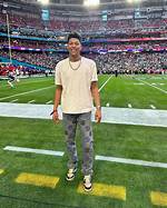 Unveiling Mahomes' Height: a Comprehensive Exploration