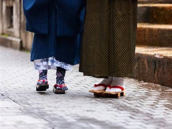 Unveiling the Enigmatic World of "Geta Shoes": a Deep Dive into Tradition and Style