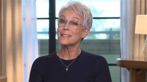 Unveiling the Secrets Behind Jamie Lee Curtis's Iconic Office Picture