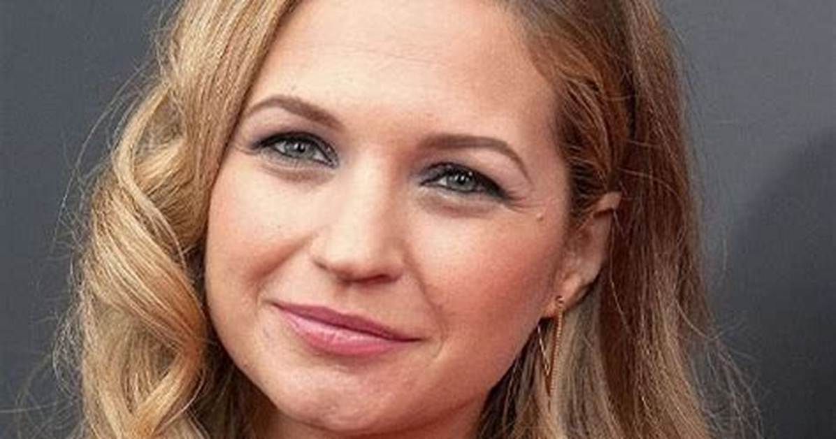 Vanessa Ray Bio Wiki Age Height Husband Pretty Little Liars Blue Bloods Movies Net