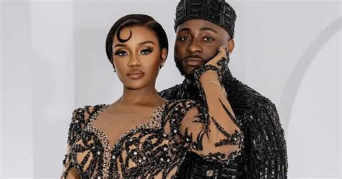 Video Hits Internet as Davido and Chioma Tattoo Each Other S Names on Fingers with Their