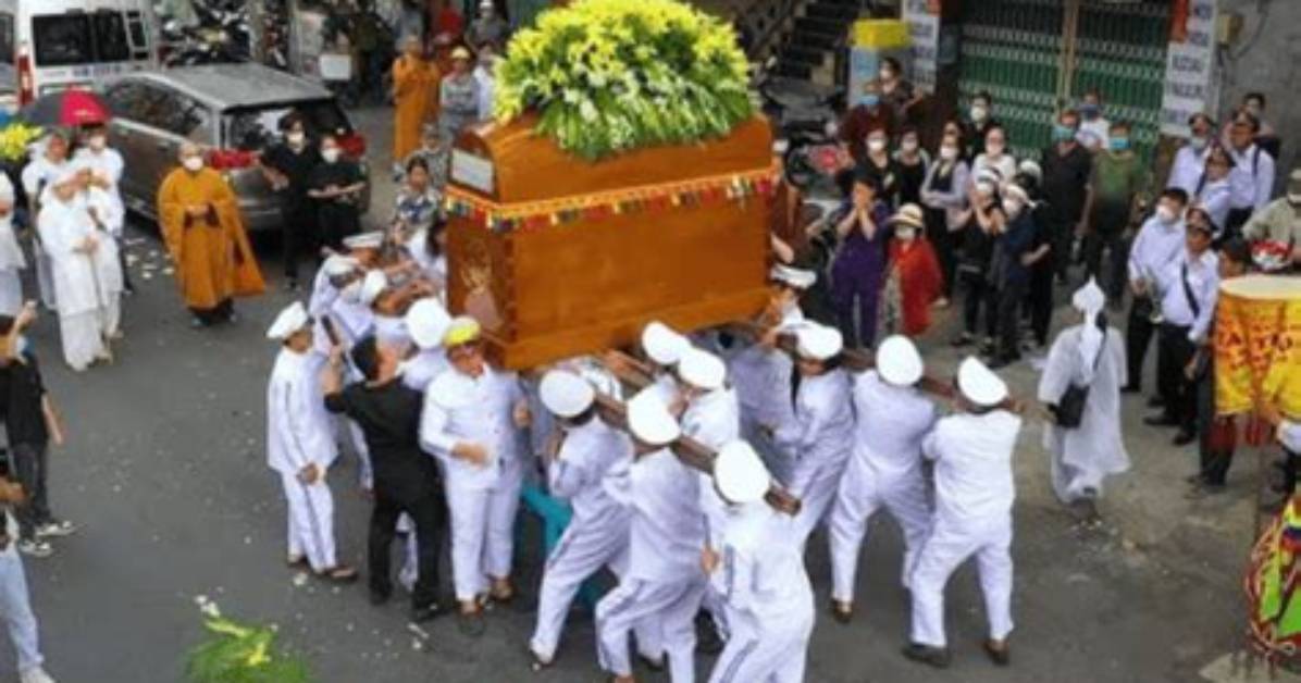 Vietnamese Funeral Spray a Cultural And