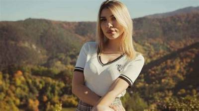 Violet Lux Height, Weight, Net Worth, Age, Birthday, Wikipedia, Who, Instagram, Biography