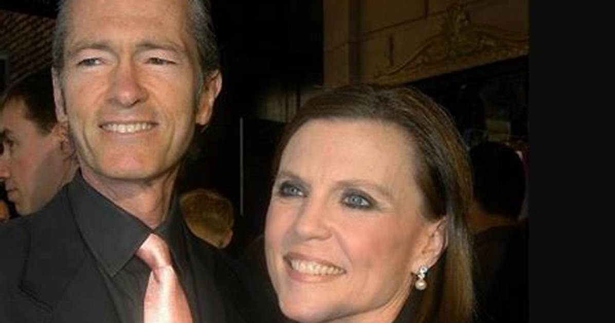 Was Ann Reinking Married?