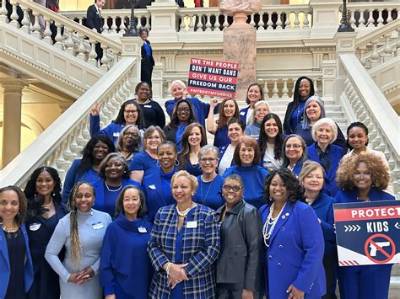 Wendy Davis: a Trailblazing Advocate for Women's Rights