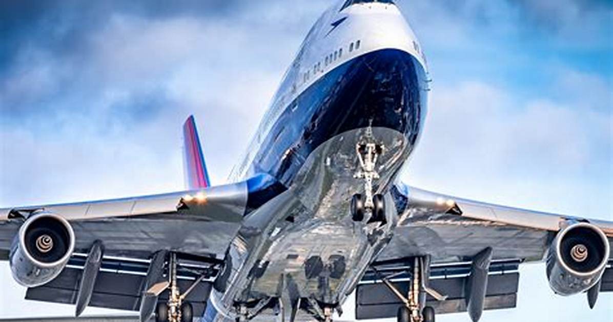 What Altitude Does a 747 Fly?