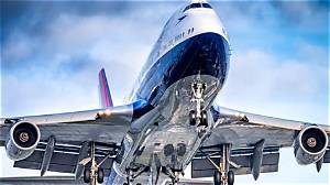 What Altitude Does a 747 Fly?