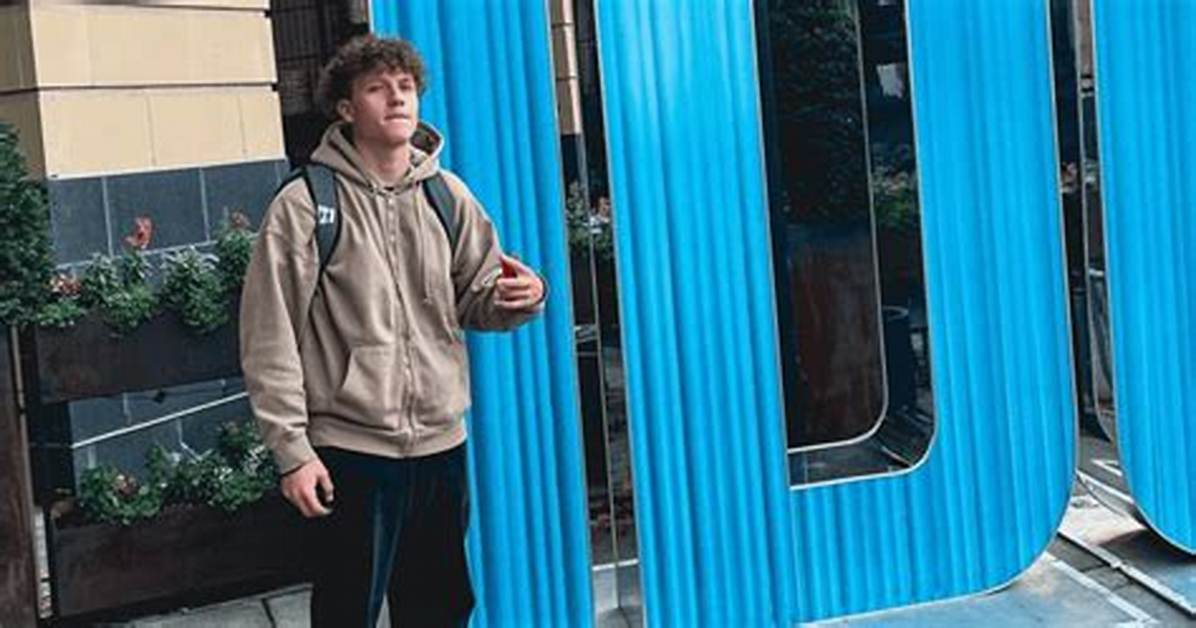 What Does Aiden Adair Do for a Living Meet the American Idol Season 21
