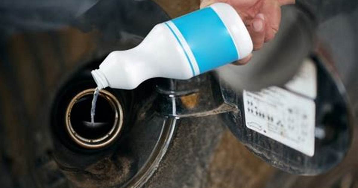 What Does Bleach in a Gas Tank Do?