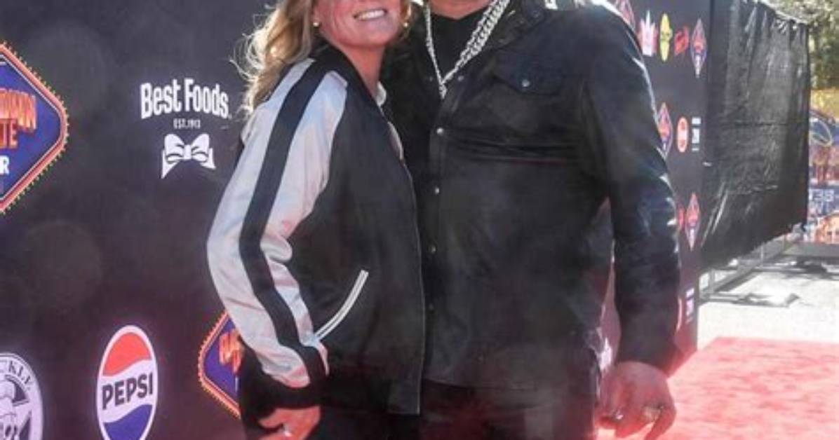 What Does Guy Fieri's Wife Look Like