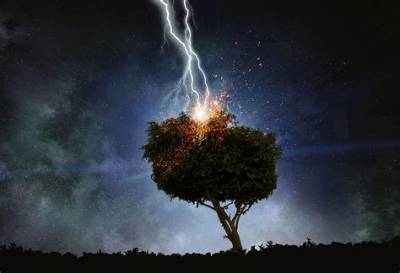 What Happens When a Lightning Bolt Hits the Ocean?