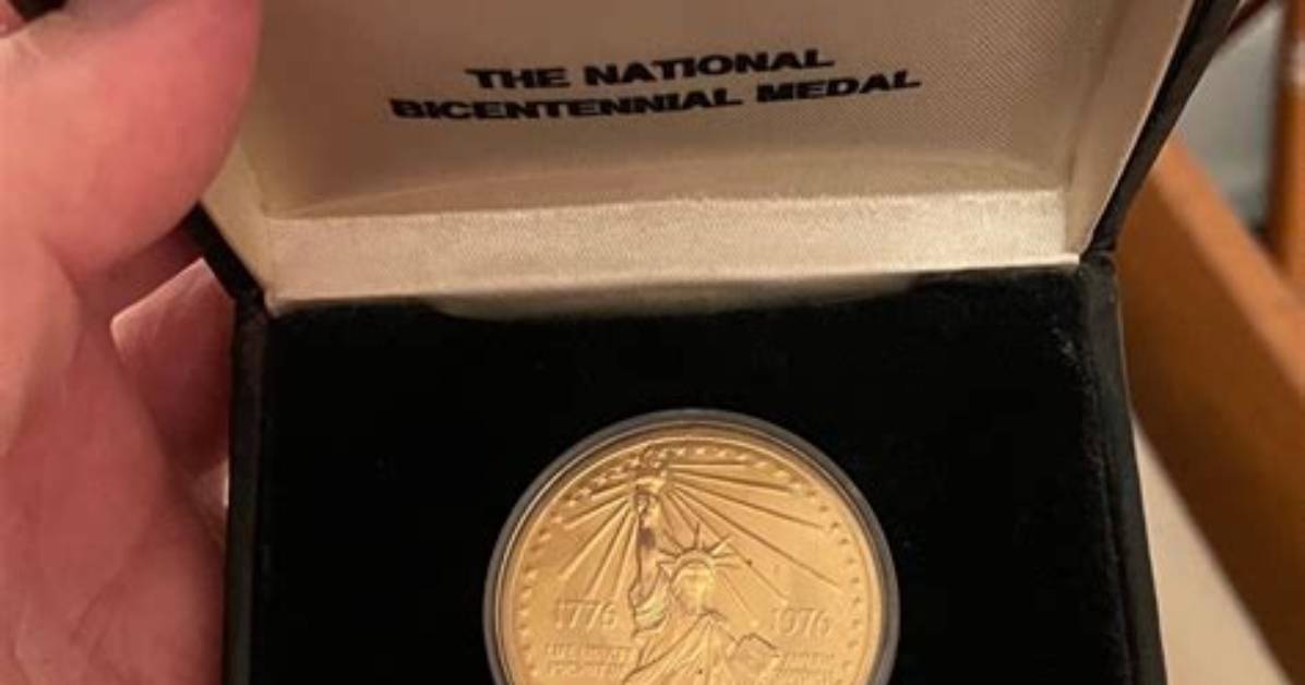 What Is the National Bicentennial Medal Worth?