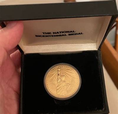 What Is the National Bicentennial Medal Worth?