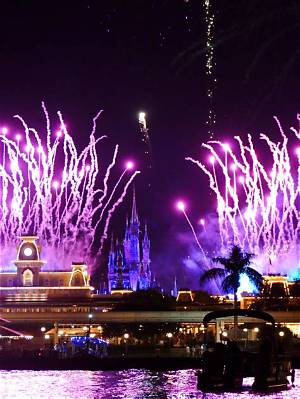 What Time Are Fireworks on Disney Cruise?