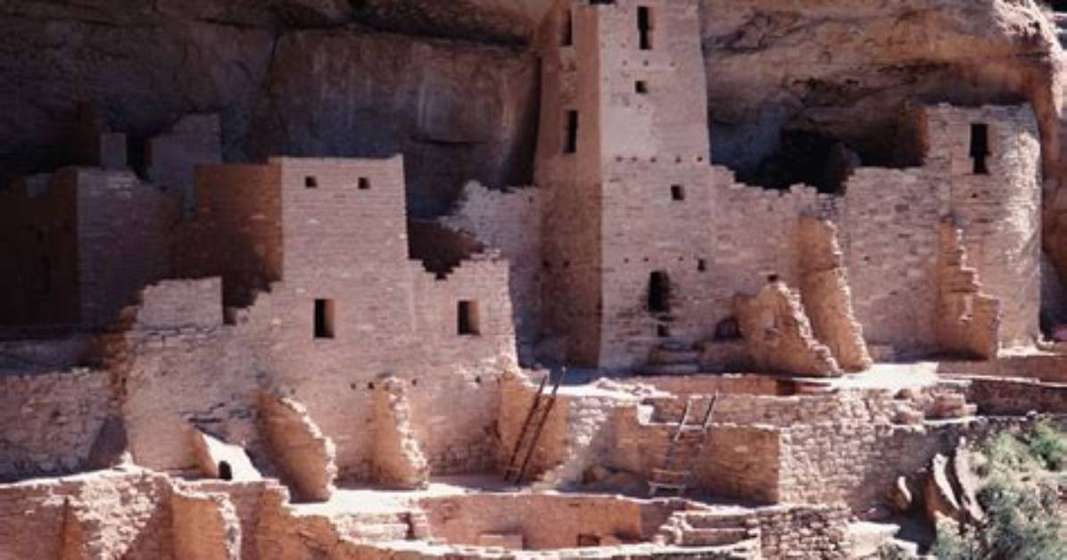 What Were Pueblo Houses Made Of