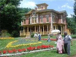 Where Are the Living History Farms in Iowa?