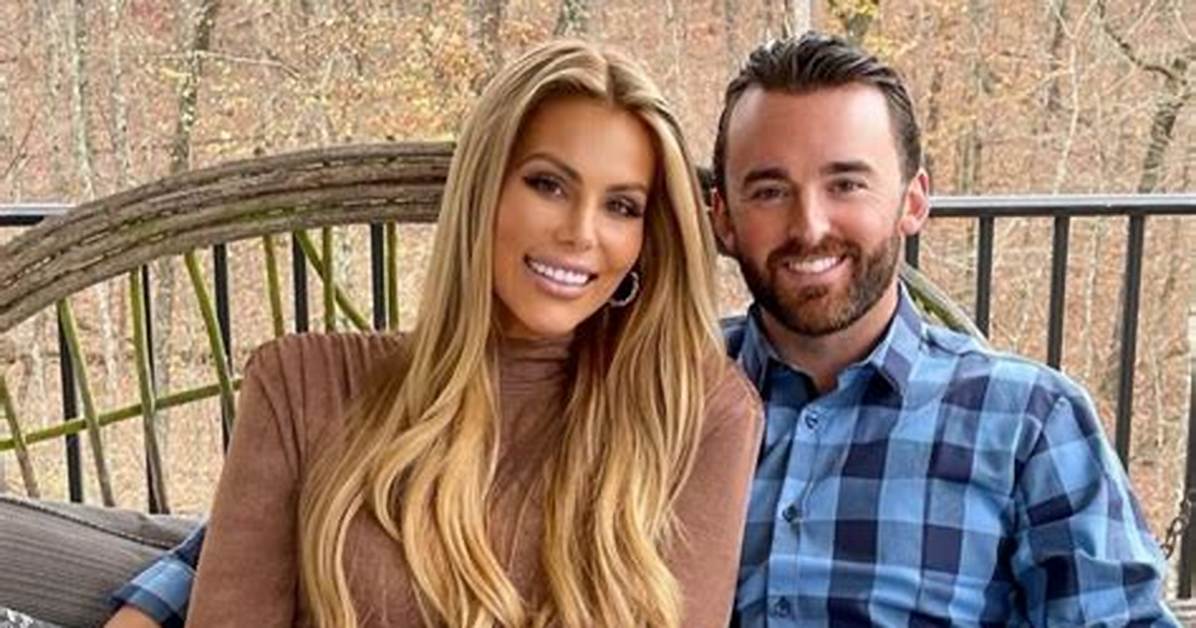 Whitney Ward Dillon Husband, Married, Net Worth, Age, Height, Kids, Bio